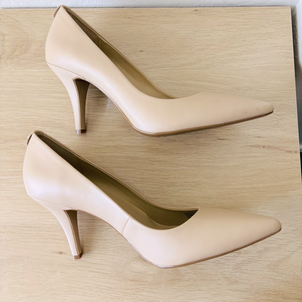 Michael Kors Dorothy‎ Flex Leather Pump Size 10M - Picture 4 of 8